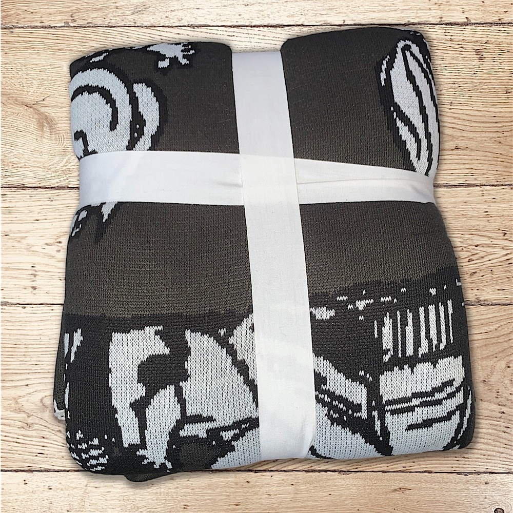 Peanuts Love Reversible Jacquard Throw Valentines Blanket - Picture 5 of 5